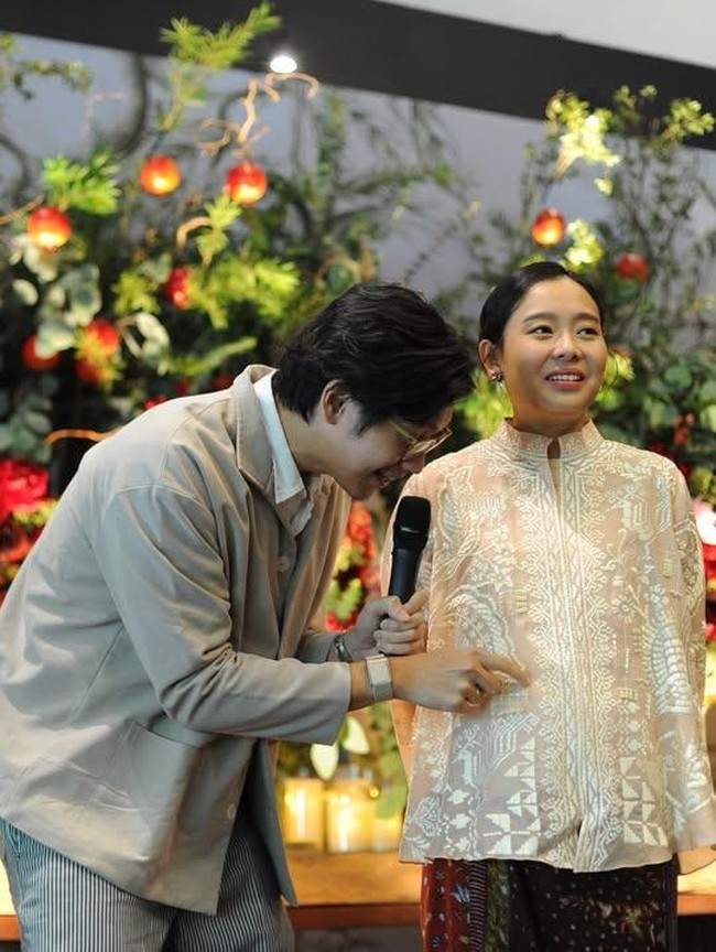 Bahagia Brandon Salim Syukuran 7 Bulan Kehamilan Dhika Himawan