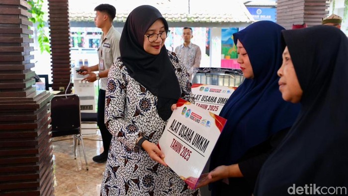 110 Desa di Banyuwangi Pernah Jadi Kantor Bupati Ipuk Fiestiandani