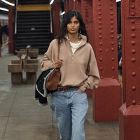 Potret Bhavitha Mandava, Model India Cetak Sejarah, Direkrut di Stasiun Kereta