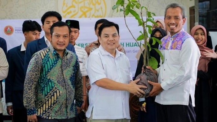 Ketua DPRD Kota Bogor Ajak Pemuda Bijaksana dalam Buang & Pilah Sampah