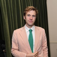 Bangsawan 39 Tahun Pernah Pacari Aktris 70 Tahun, Kini Lamar Wanita 25 Tahun