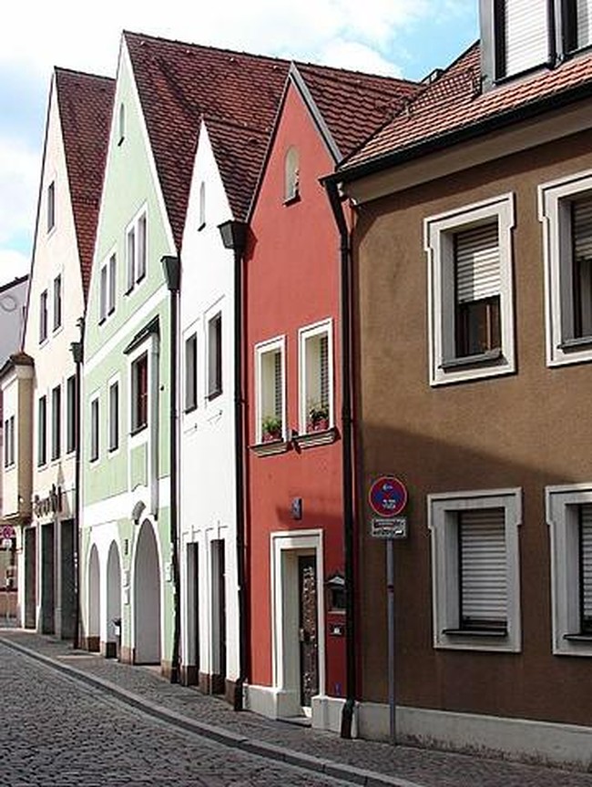 Hotel Terkecil di Dunia Ini Cuma Muat buat 2 Orang, tapi Fasilitasnya Lengkap!