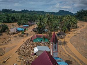 BNPB: 8 Kecamatan di Sumut Masih Terisolasi, Jalan Belum Tembus ke Taput