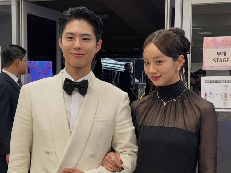 Hyeri Gandeng Park Bo Gum di 2025 Asia Artist Awards