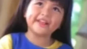 Tasya Kamila kecil dengan wajah imutnya sukses bikin iklan pasta gigi yang ia bintangi makin cerah dan memorable. Foto: YouTube