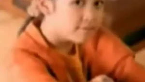 Sherina tampil manis saat jadi bintang iklan madu, pesonanya memang sudah bersinar sejak dini.Foto: YouTube