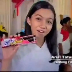11 Potret Lawas Mantan Artis Cilik Bintangi Iklan, Ariel Tatum Bikin Pangling!
