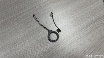 Akseori yang disertakan dalam paket penjualan. Foto: Rizqy Nur Amalia/detikINET