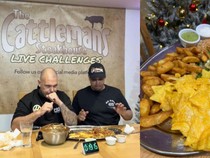 Ikut Tantangan Makan 1 Kg Cabai, Pria Ini Nyerah hingga Muntah!