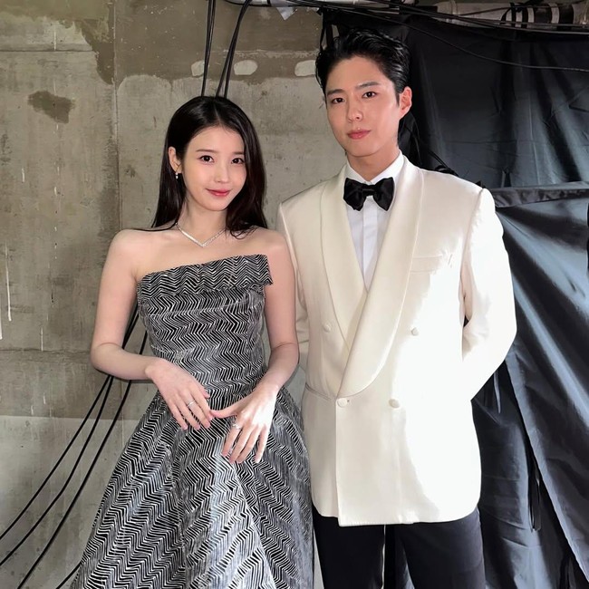 Momen Aesun-Gwansik Tampil Fancy di AAA 2025