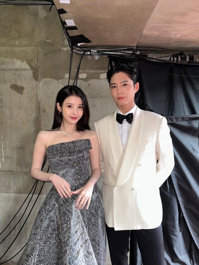 Momen Aesun-Gwansik Tampil Fancy di AAA 2025