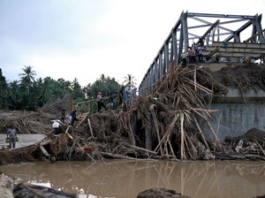 Sindiran Anggota DPR soal Relawan Bencana Sumatera Dikecam Warganet
