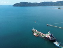 Kapal Tanker Pertamina Nonstop Antarkan Energi ke Sumatera