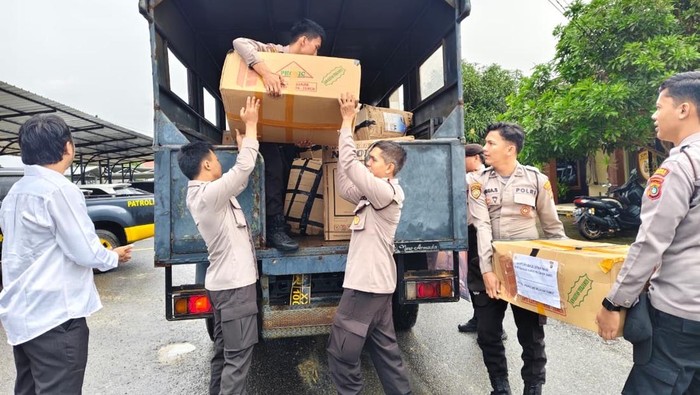 Polres Bangka Barat Kirim Bantuan Kemanusiaan ke Posko Bencana di Sumatera