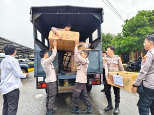 Polres Bangka Barat Kirim Bantuan Kemanusiaan ke Posko Bencana di Sumatera