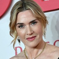 Kate Winslet Pamer Kerutan di Usia 50, Anti Botox! Pesonanya Bikin Kagum