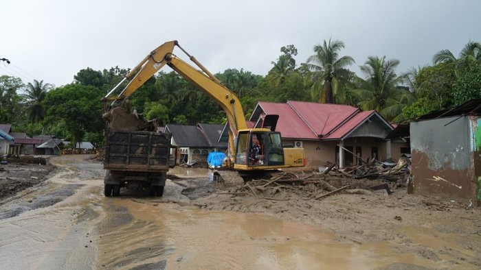 Buka Jalan hingga Keruk Sungai, Kementerian PU Kebut Penanganan Agam