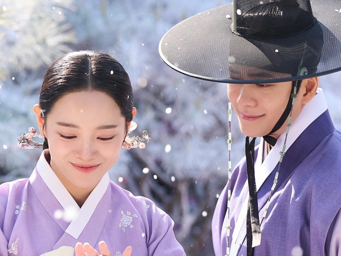 Kim Sejeong dan Kang Tae Oh dalam drama Korea Moon River.