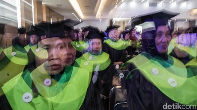 Lepas dari Bansos, 133 Keluarga Jakarta Diwisuda Jadi Keluarga Berdaya