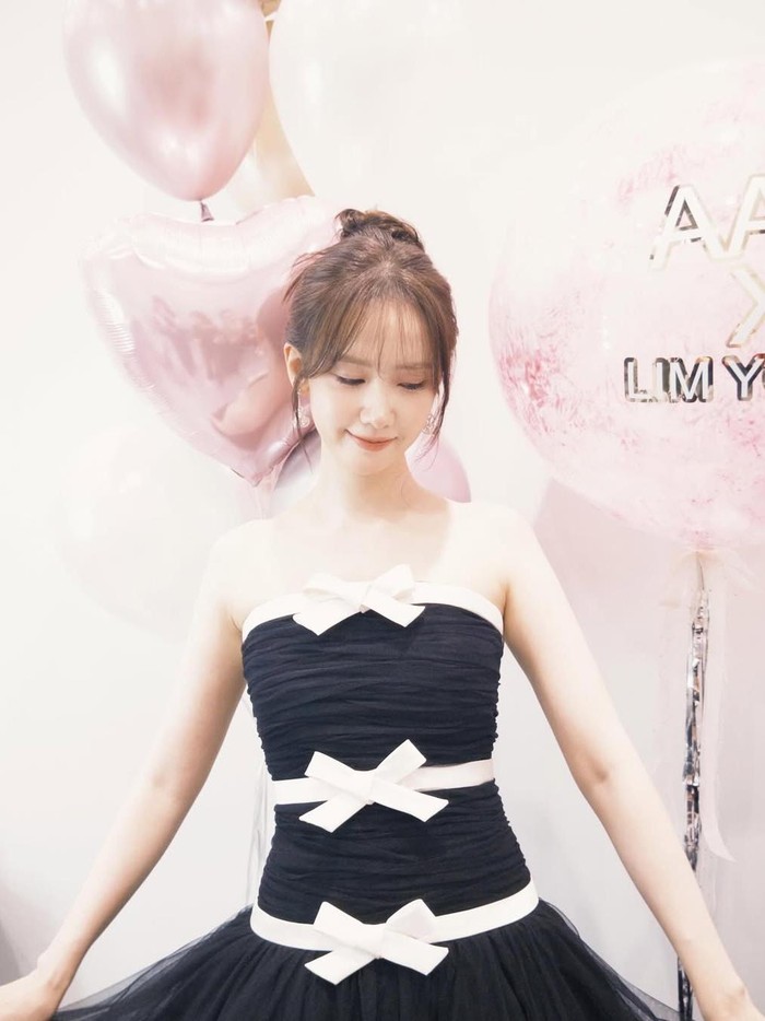 Penampilan Lim Yoona saat menghadiri 2025 Asia Artist Awards.