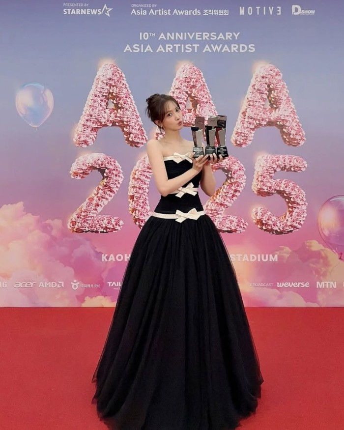 Penampilan Lim Yoona saat menghadiri 2025 Asia Artist Awards.