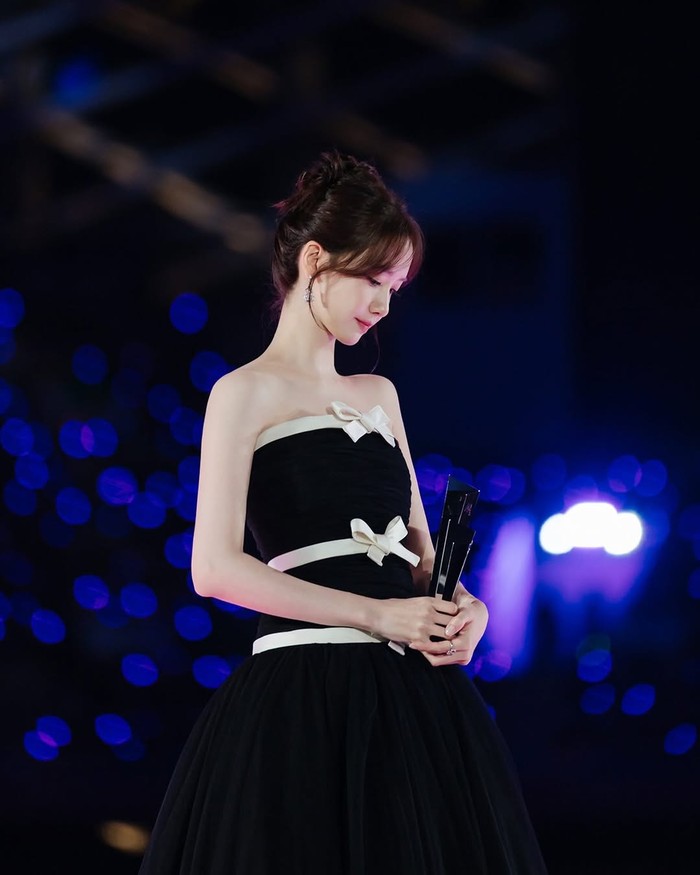 Penampilan Lim Yoona saat menghadiri 2025 Asia Artist Awards.