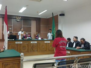 Hukuman Setimpal Roslina yang Paksa ART Makan Kotoran Anjing