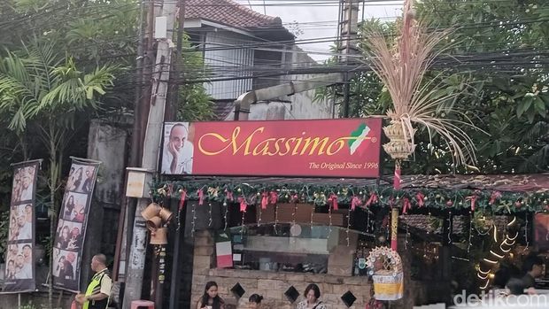 Massimo Gelato Sanur selalu ramai pelanggan karena memiliki harga yang terjangkau, Minggu (6/12/2025). (Hani Sofia Muthmainnah)