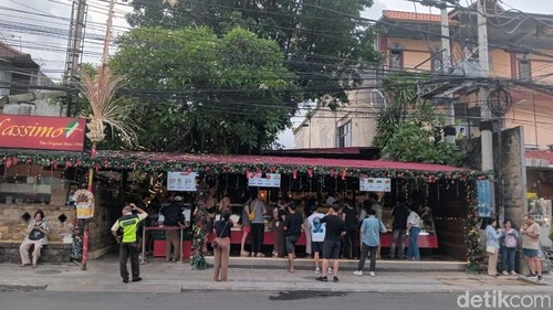 Massimo Gelato Sanur selalu ramai pelanggan karena memiliki harga yang terjangkau, Minggu (6/12/2025). (Hani Sofia Muthmainnah)