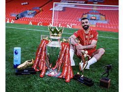 Mo Salah dan Slot Berseteru, Netizen Bandingkan dengan Ronaldo