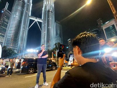 Jasa Ponselgrafer di Menara Kembar Petronas