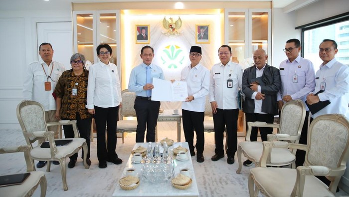 Kemendes-KLH Kolaborasi Wujudkan Desa Bersih dan Bebas Sampah