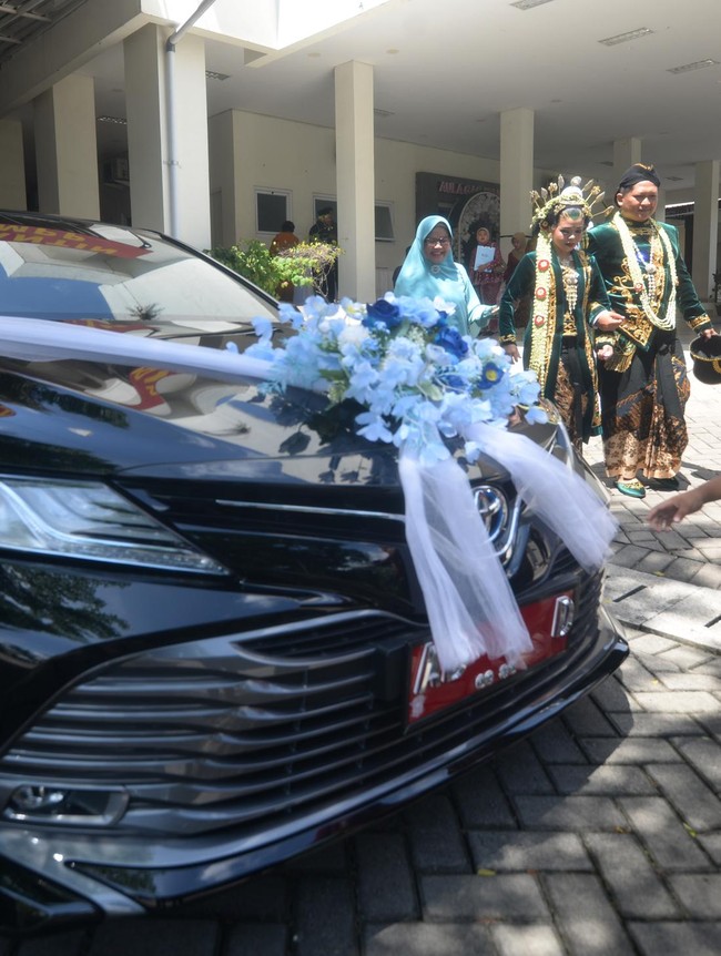 Mobil Pengantin Gratis Boyolali Diminati, Warga Bisa Pakai Mobil Dinas Bupati