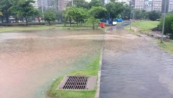 Gagal jadi solusi. Kecuali kalau airnya lebih tinggi lagi. Foto: sorry_wasntlistening via Bored Panda  