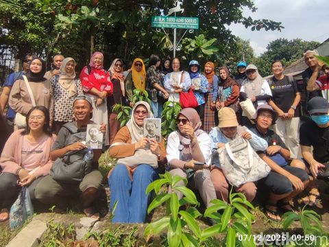 Napak Tilas Jejak Tokoh Pers Tirto Adhi Soerjo Napak Tilas Jejak Tokoh Pers Tirto Adhi Soerjo