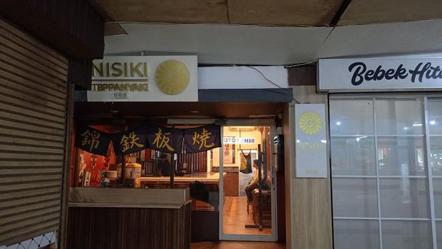 Pasar Tunjungan Rekomendasi kuliner dan tempat nongkrong di Pasar Tunjungan