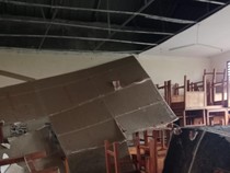 Plafon Sekolah di Lembata Ambruk gegara Hujan Lebat