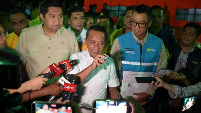 PLN Nyalakan 4 Wilayah Terberat Pascabencana, Listrik di Aceh Pulih 93%