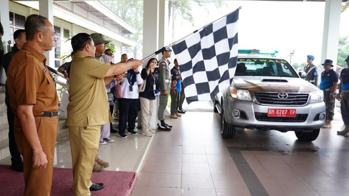 SF Hariyanto Lepas 10 Kendaraan Bantuan Kemanusiaan Korban Bencana Sumatera