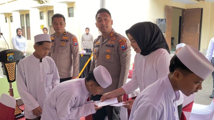 HUT ke-78 Reserse, Satreskrim Polres Malang Gelar Baksos