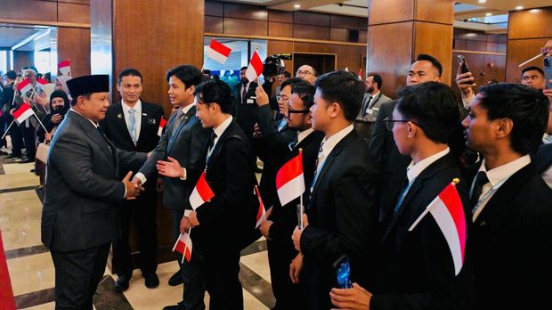 Presiden Prabowo Subianto dikawal 6 jet AU Pakistan saat penerbangan menuju Islamabad untuk bertemu Presiden Pakistan Asif Ali Zardari dan PM Shehbaz Sharif. (dok Setpres)