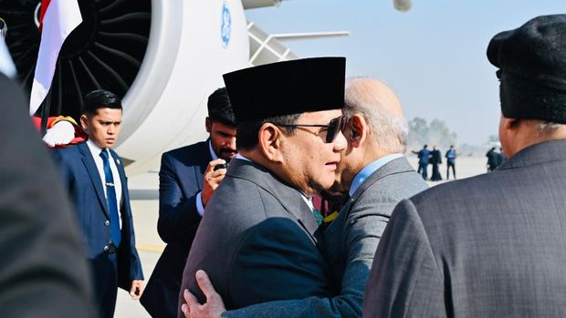 Presiden Prabowo Subianto dikawal 6 jet AU Pakistan saat penerbangan menuju Islamabad untuk bertemu Presiden Pakistan Asif Ali Zardari dan PM Shehbaz Sharif. (dok Setpres)