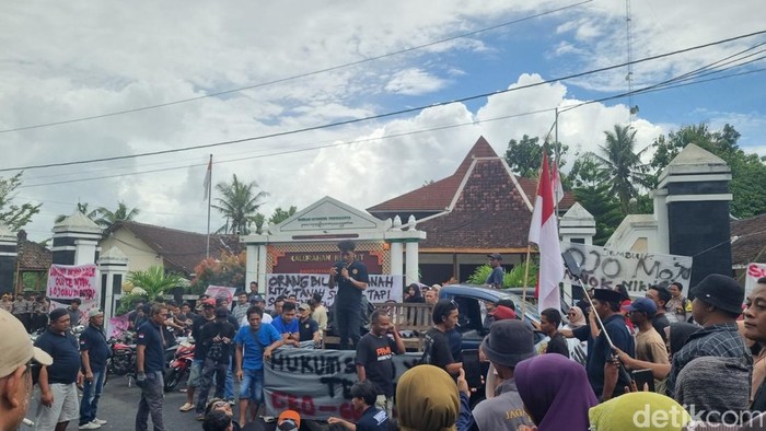 Digeruduk Massa, Lurah Ngunut Gunungkidul Akui Dana Desa Bocor Ratusan Juta