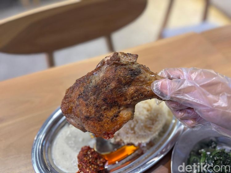 Yummy! Ada Ayam Panggang ala Jepang yang Jumbo di Jaksel