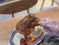 Yummy! Ada Ayam Panggang ala Jepang yang Jumbo di Jaksel