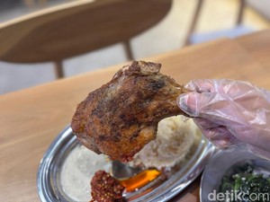 Yummy! Ada Ayam Panggang ala Jepang yang Jumbo di Jaksel
