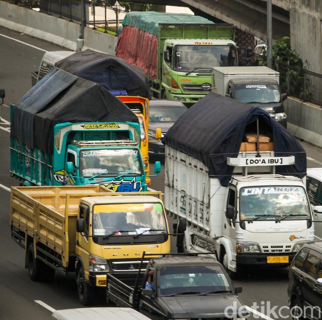 Urai Macet, Angkutan Barang Dibatasi Saat Libur Nataru