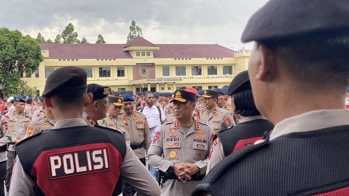 638 Personel Polri-Kendaraan SAR Diberangkatkan Bantu Bencana Sumatera
