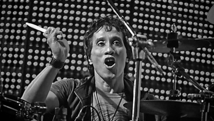 Yaya Moektio meninggal dunia.