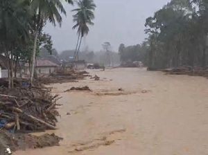 Sungai di Garoga Tapsel Kembali Meluap Akibat Hujan, Warga Berhamburan